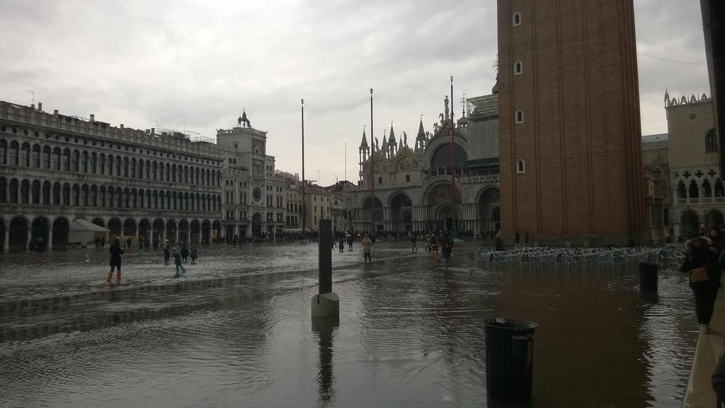 In Venice Back To San Marco Tourist Apartment Exterior photo
