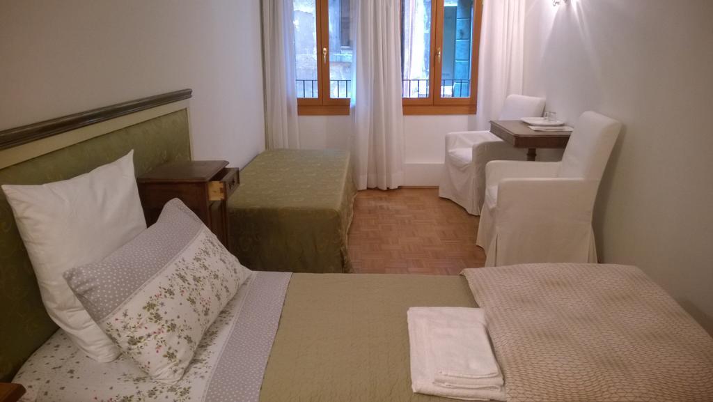 In Venice Back To San Marco Tourist Apartment Room photo