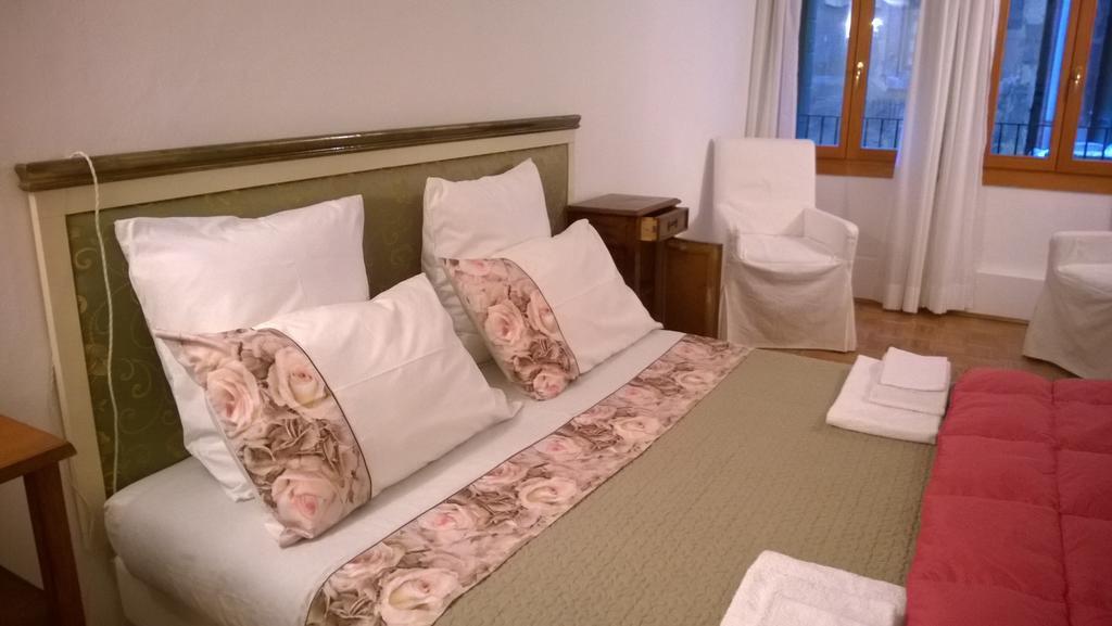 In Venice Back To San Marco Tourist Apartment Room photo